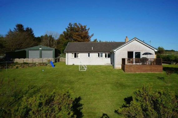 4 bedroom Bungalow f...